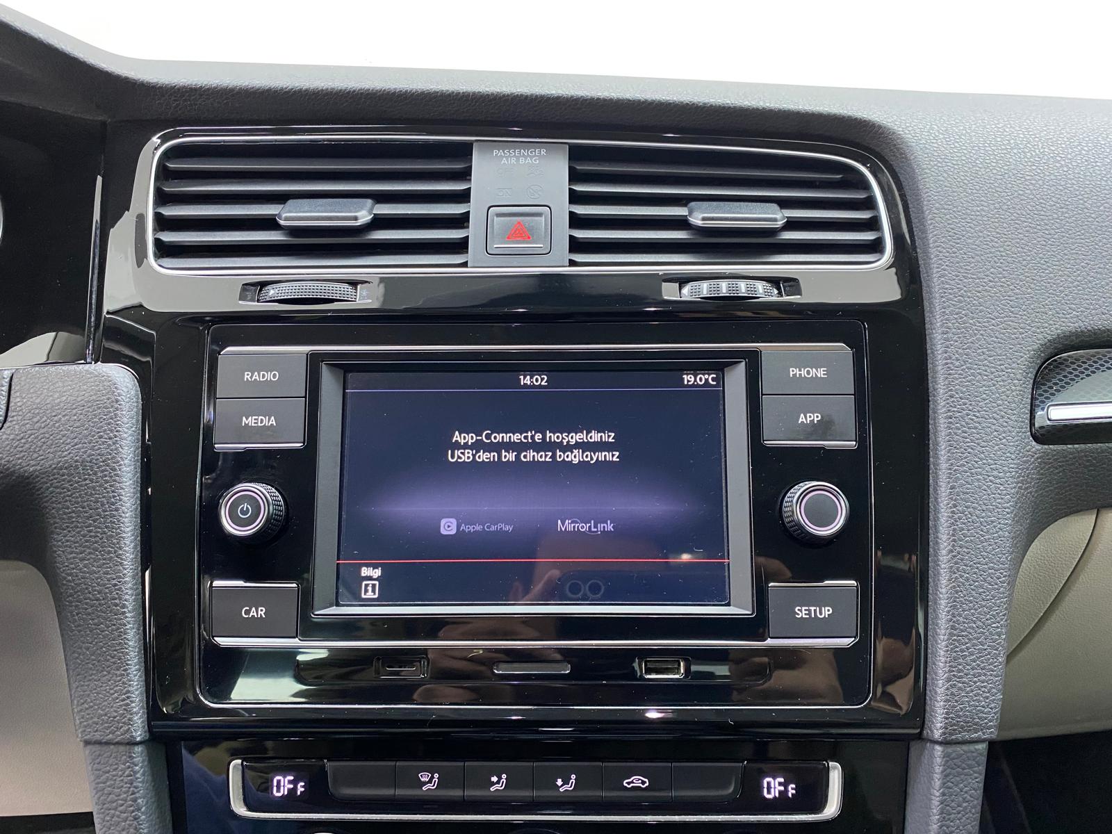 VOLKSWAGEN GOLF 13